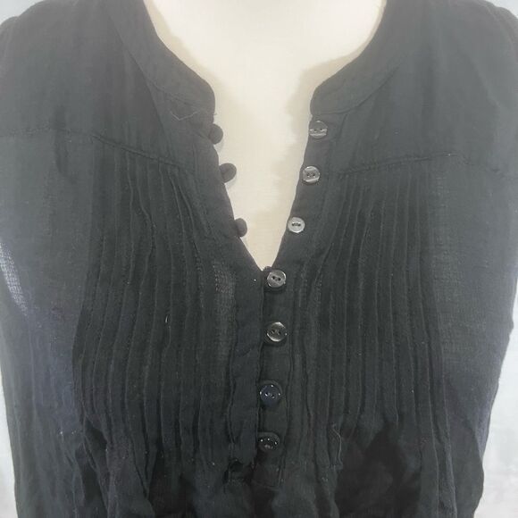 Lucky Brand black pintuck pleated sleeveless peasant top size medium - Picture 2 of 4